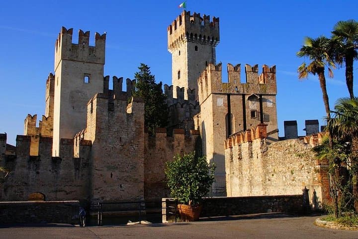 Lago di Garda and Sirmione Private Tour from Verona