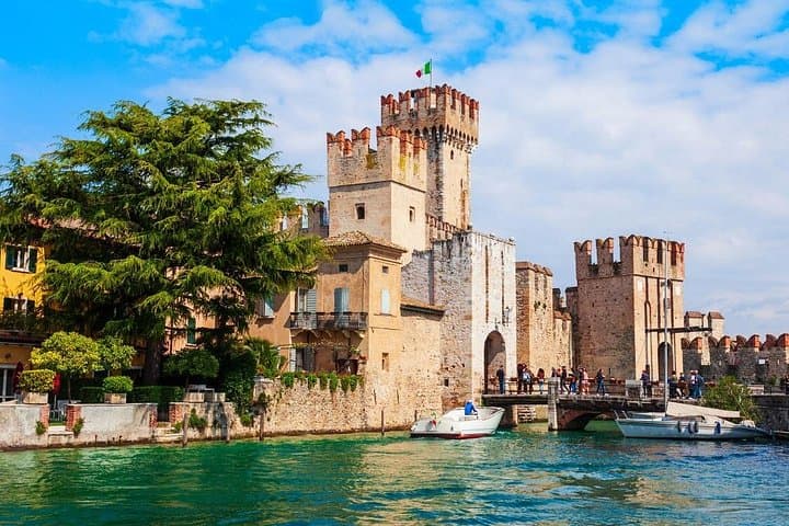 Lago di Garda and Sirmione Private Tour from Verona