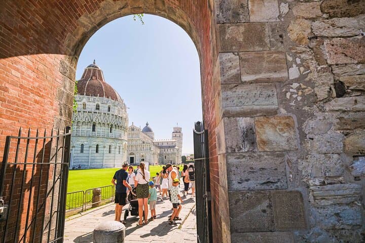 Half-Day Excursion to Pisa and the Leaning Tower from Florence