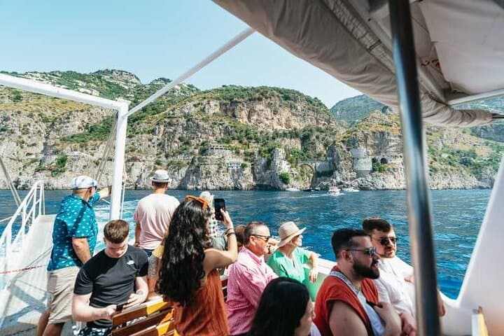 From Naples: Capri Boat Tour of the Caves with Free time