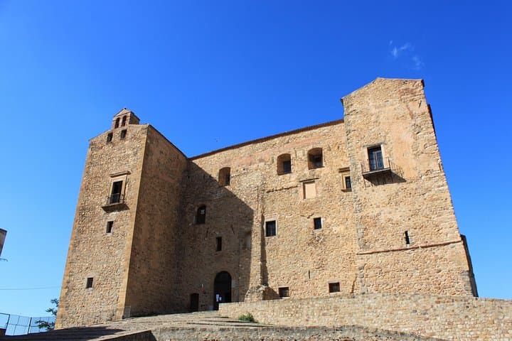 Full Day Private Tour in Medieval Villages and Vineyard in Cefalù