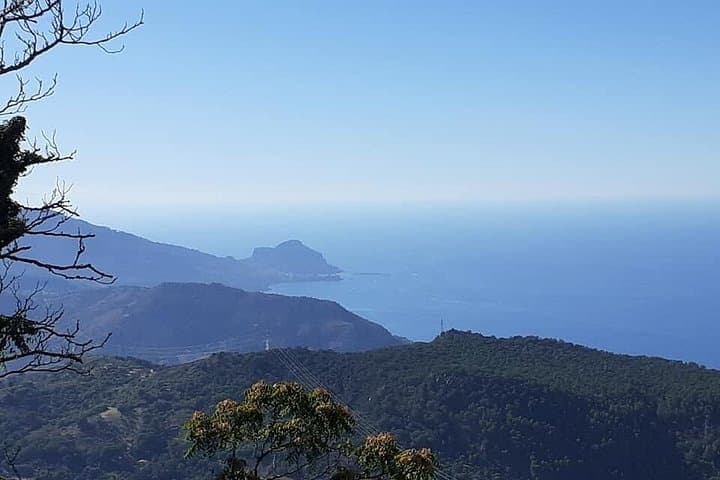 Full Day Private Tour in Medieval Villages and Vineyard in Cefalù