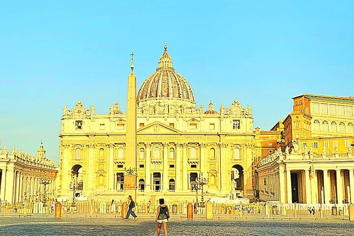 St. Peter's Basilica & Dome Tour with Professional Art Historian
