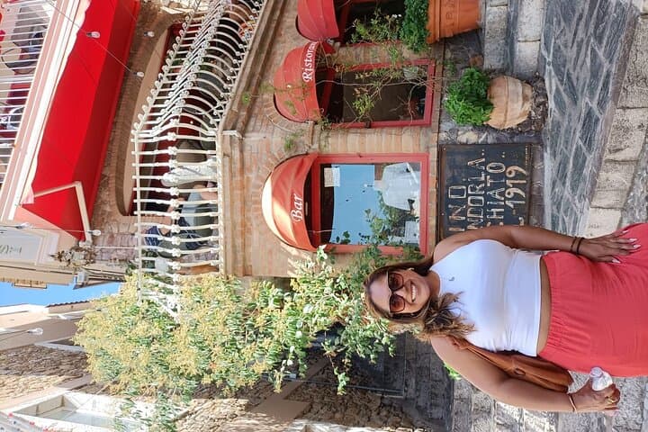Messina Tour Taormina - Castelmola with cannoli and Sicilian granite