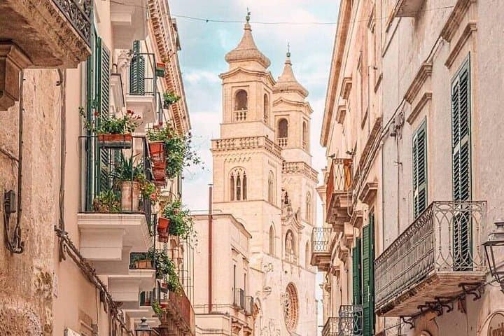 Tradition of Puglia : Altamura bread and stones of Matera da Bari