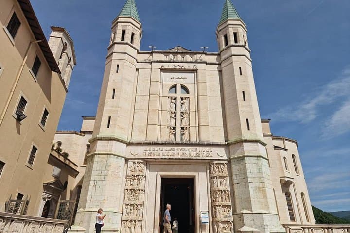 Assisi & Cascia Private Tour from Rome with Lunch