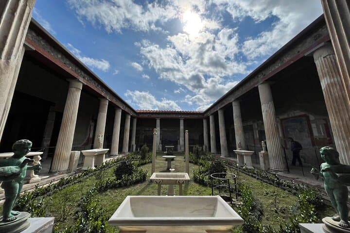 PompeiI Exclusive Tour with your Archaeologist in a Small Group