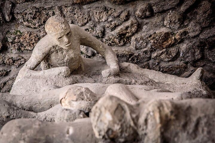 PompeiI Exclusive Tour with your Archaeologist in a Small Group