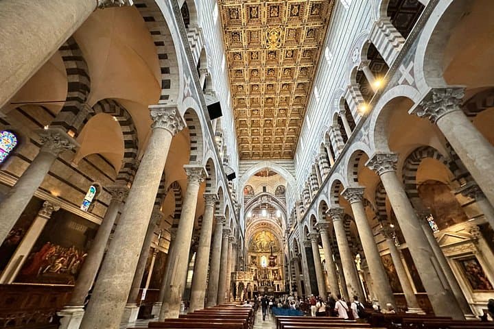 Pisa and Lucca Tour from Florence with the Leaning Tower access