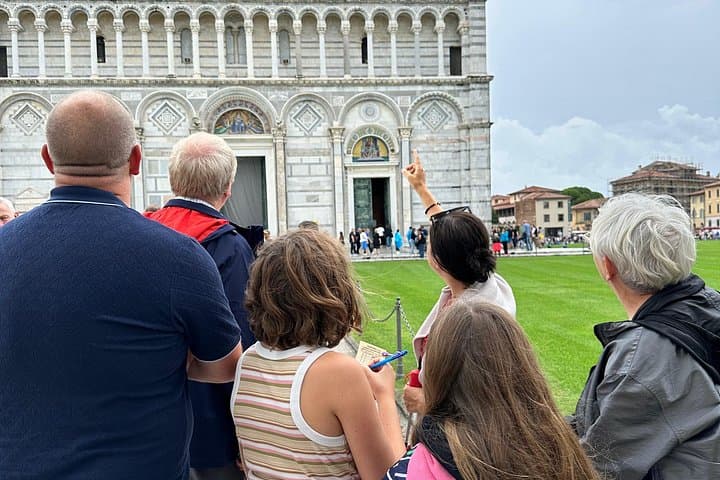Pisa and Lucca Tour from Florence with the Leaning Tower access