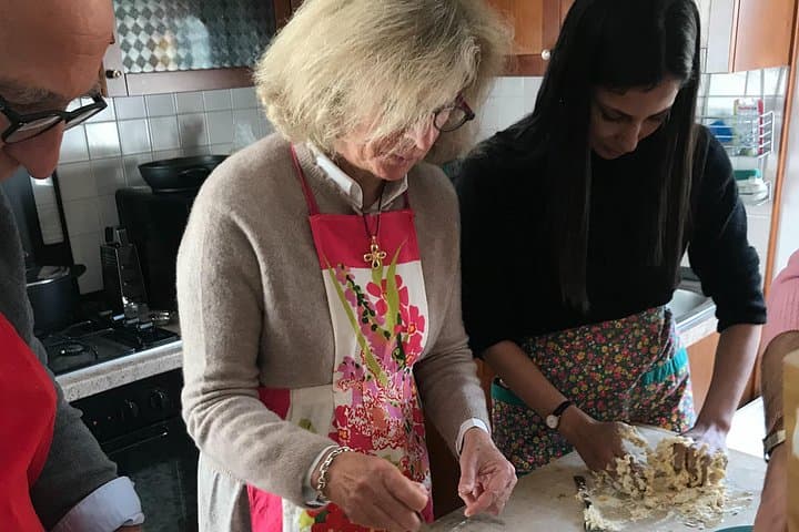 3.5 Hours Fresh Pasta and Tiramisù Cooking Class with Meal