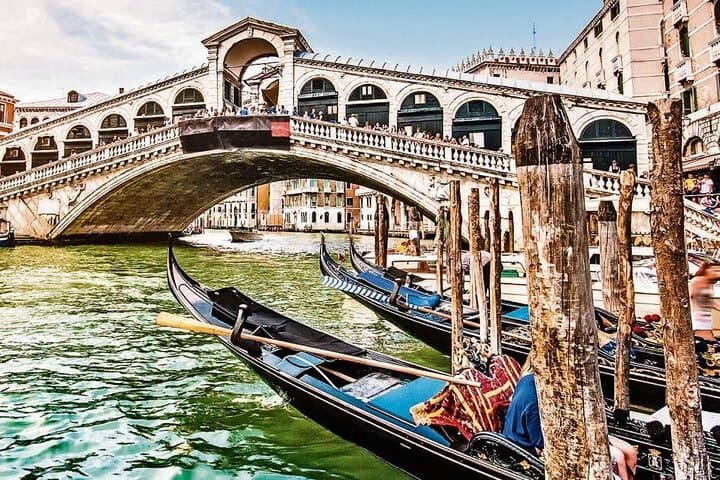 Venice: Enchanting City Walk & Majestic Gondola Glide + Ebook