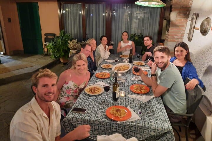 Typical Tuscan family dinner in a Villa near Cortona