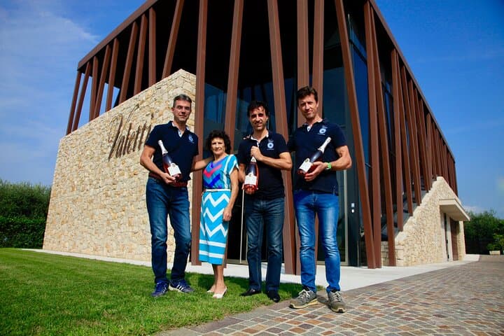 Tasting in the panoramic lounge with lake view