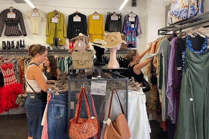 Vintage Shopping Tour in Milan