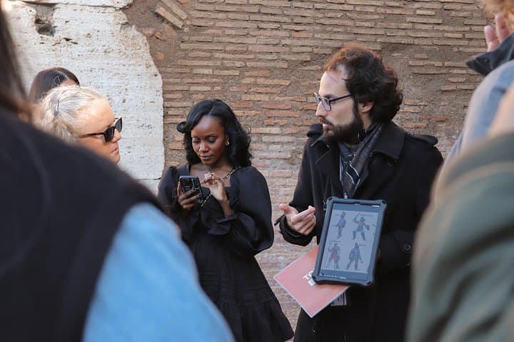 Roma: Colosseum, Forum, and Palatine Hill Local Guided Tour
