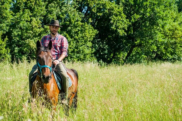 1 hour horseback ride in Valgraziosa Pisa