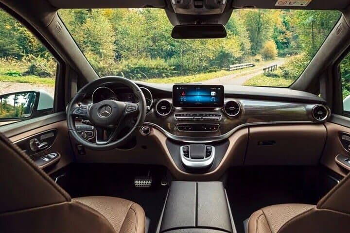 Milan Departure Private Transfer to Milan Malpensa MXP by MiniVan