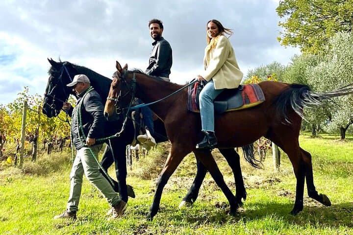 Horseback riding in Montepulciano Tuscany, lunch on the farm