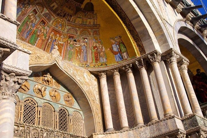 Afternoon Tour: Basilica, Doge’s Palace & Gondola Ride in Venice