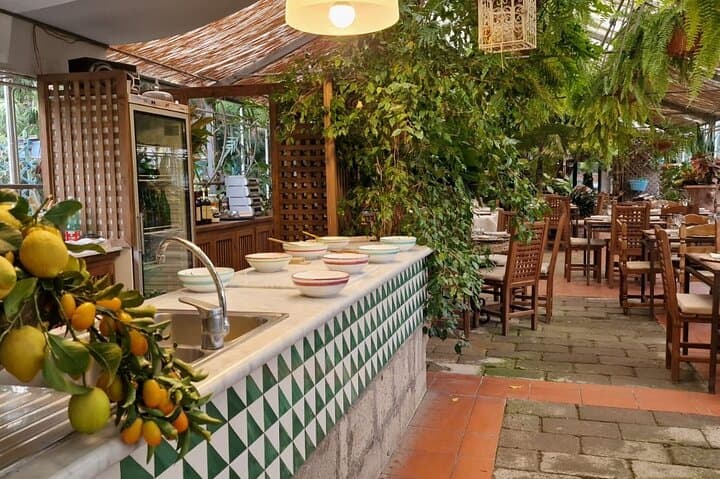 Typical Cooking Class in an Exclusive Location in Sorrento