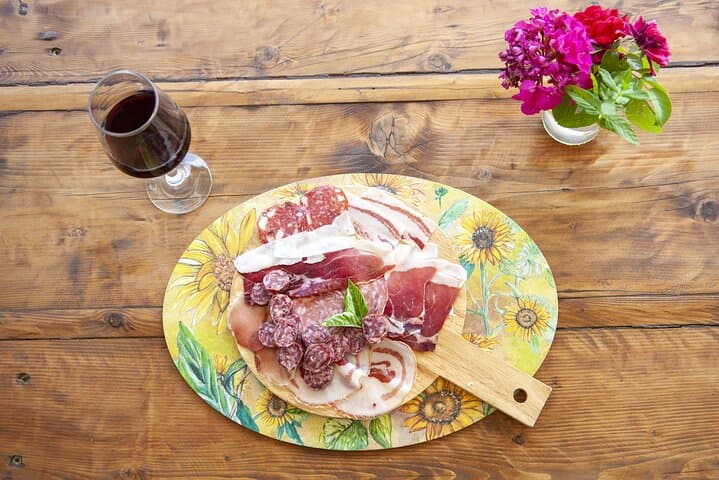 Horseback riding in Montepulciano Tuscany, lunch on the farm