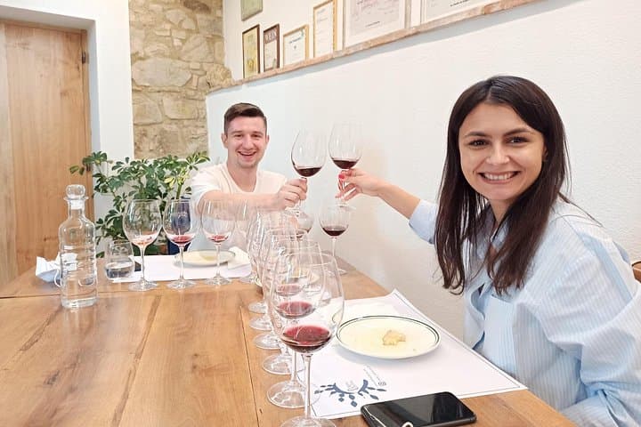 Val d'Orcia Brunello Wine Tour with Montalcino and Montepulciano