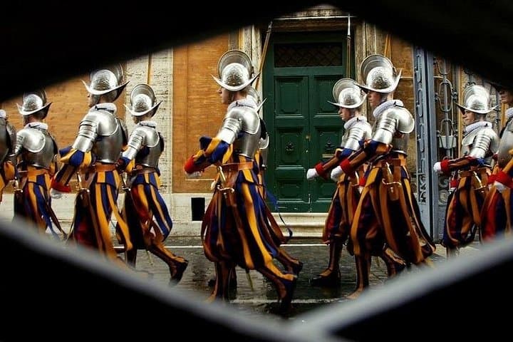 Rome Elegance: 3-Hour Private Chauffeur Tour in Style