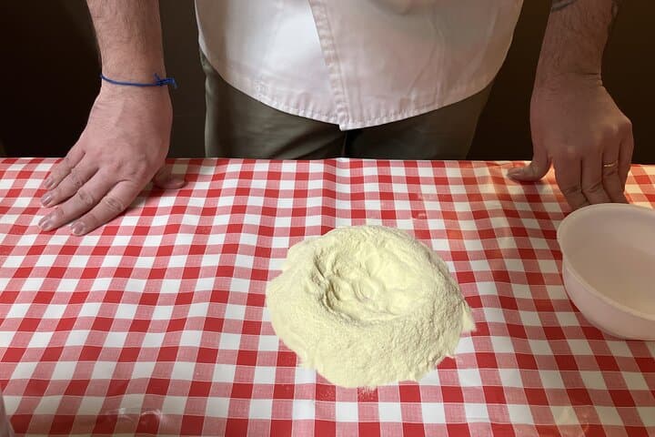 Small Group Pasta Making and Tiramisu Cooking Class in Rome