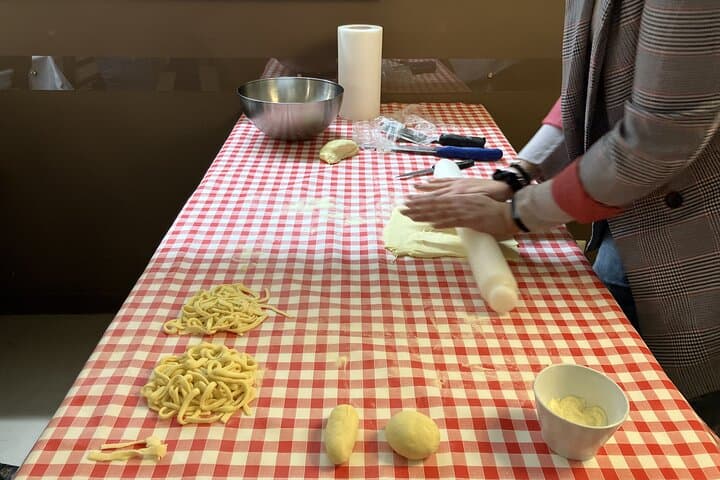 Small Group Pasta Making and Tiramisu Cooking Class in Rome