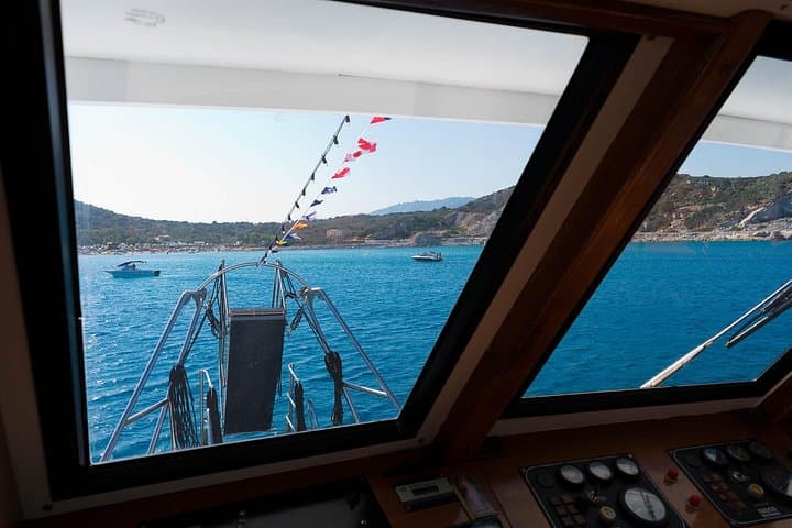 Boat tour Tropea Capo Vaticano with aperitif snorkeling morning