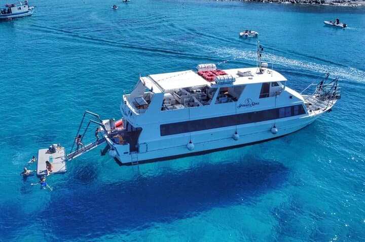 Boat tour Tropea Capo Vaticano with aperitif snorkeling morning