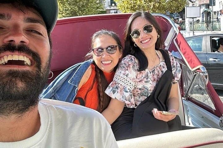 Tour of Vietri and its villages on board the Ape Calessino (tuktuk)