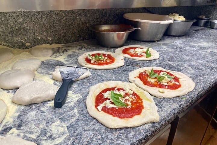 Tasty Naples Street Food Tour of MustEat Gourmet Specialties and MustSee Sites