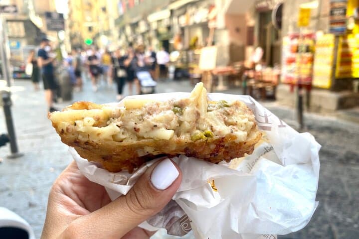 Tasty Naples Street Food Tour of MustEat Gourmet Specialties and MustSee Sites