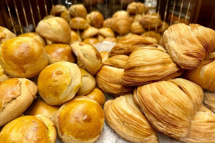 Tasty Naples Street Food Tour of MustEat Gourmet Specialties and MustSee Sites