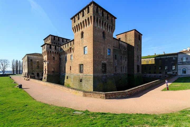 Private tour From Verona: Mantua, Valeggio sul Mincio & Sirmione