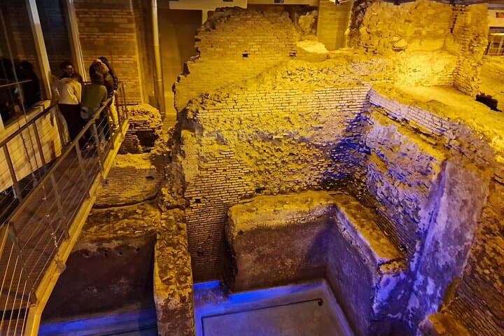 Underground of Trevi Fountain, Spanish Steps PRIVATE TOUR