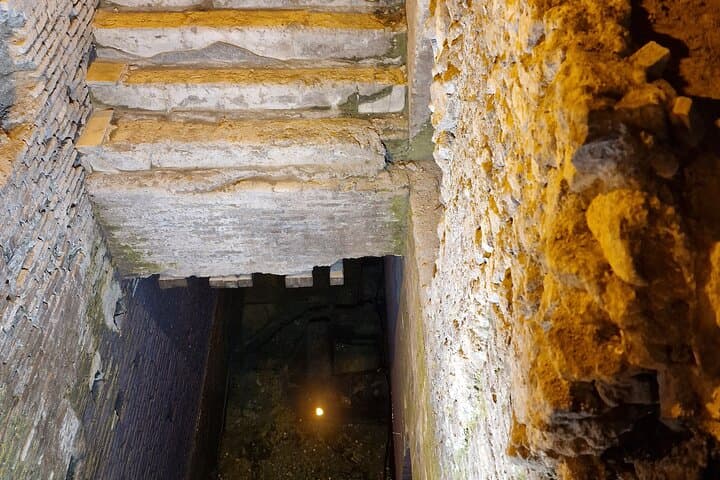 Underground of Trevi Fountain, Spanish Steps PRIVATE TOUR