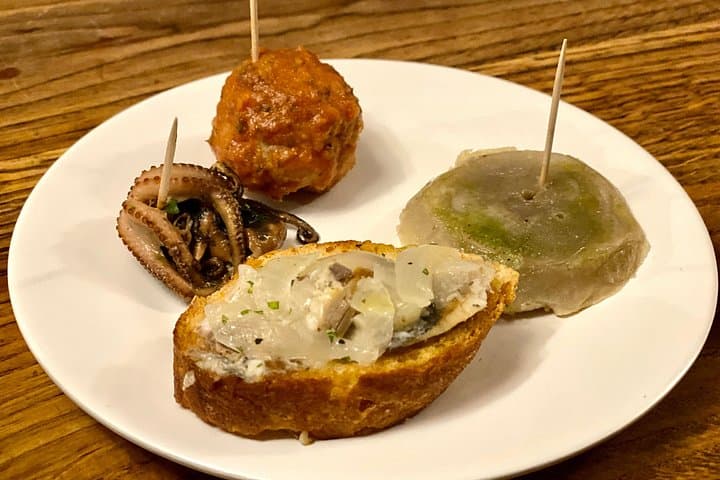 Venice: Jewish Ghetto & Cannaregio Area Food Tour: Pasta Wine Gelato and More!