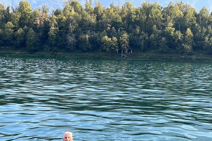 6 hour boat tour with captain on Lake Como