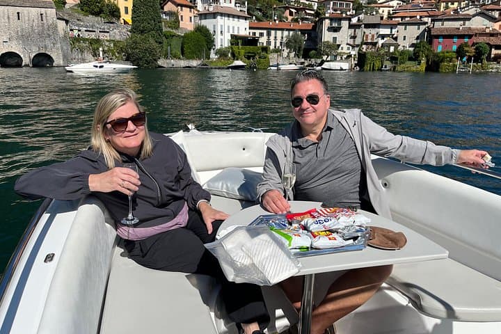 6 hour boat tour with captain on Lake Como