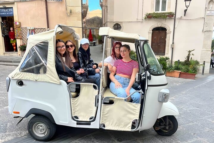 Tour of Syracuse and Ortigia in Ape Calessino