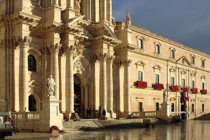 Catania Airport Transfer From Or To Syracuse.
