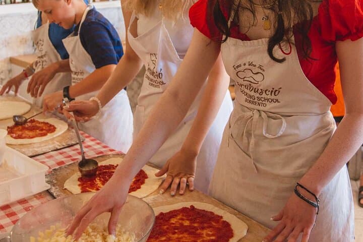 Toss, Bake, Cheers! - Sorrento Pizza Making Class with Wine