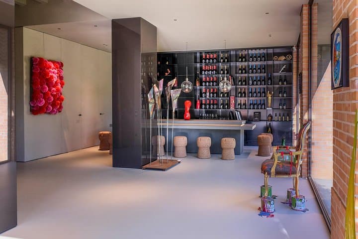 Winery Tour with Wine and Food Tasting in Valdobbiadene