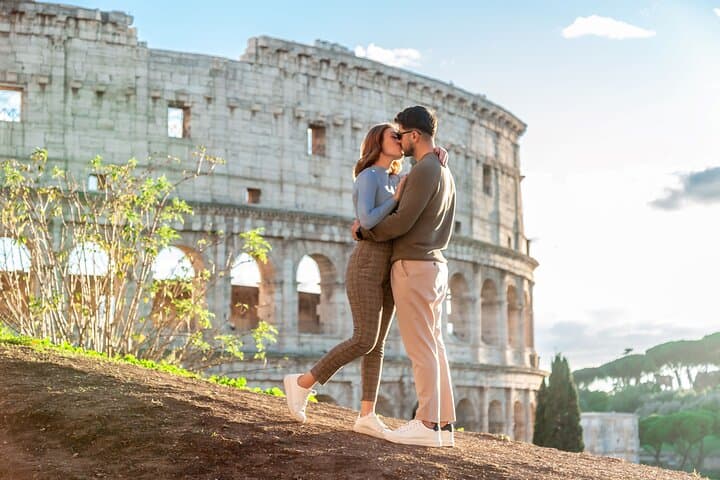 Romantic Photoshoot Experience for Couples in Rome