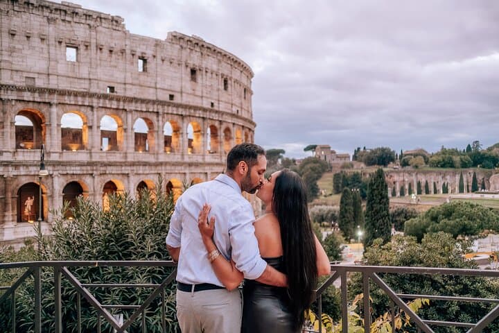Romantic Photoshoot Experience for Couples in Rome