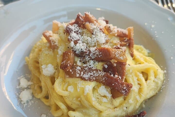 Pasta, Pizza and Gelato Food Tasting Tour in Trastevere