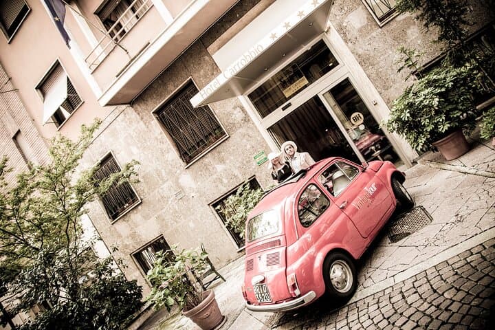 2 Hour Dolce Vita Vintage Fiat 500 Canals Tour in Milan